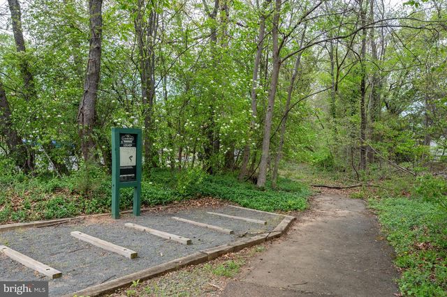 5 DUDLEY CT, Sterling, VA 20165