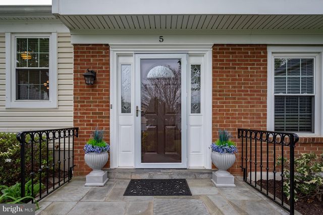 5 DUDLEY CT, Sterling, VA 20165