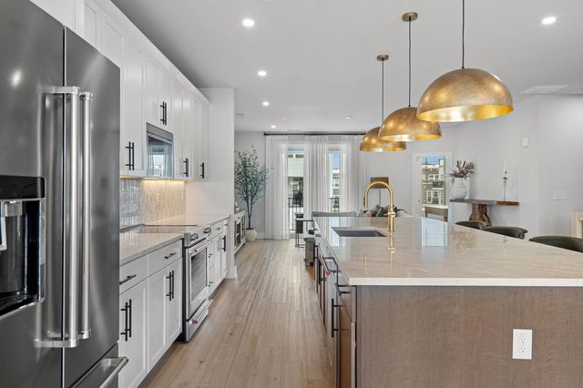 808 42nd Ave, N, Nashville, TN 37209