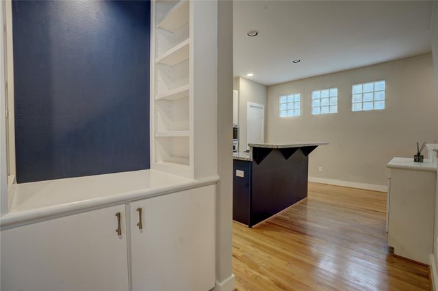 5911 Petty Street, Houston, TX 77007
