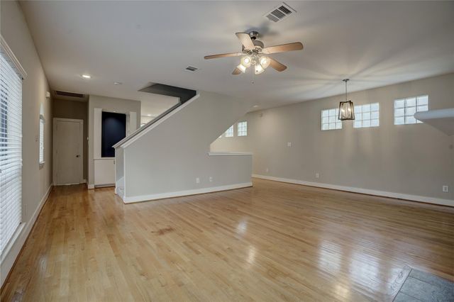 5911 Petty Street, Houston, TX 77007