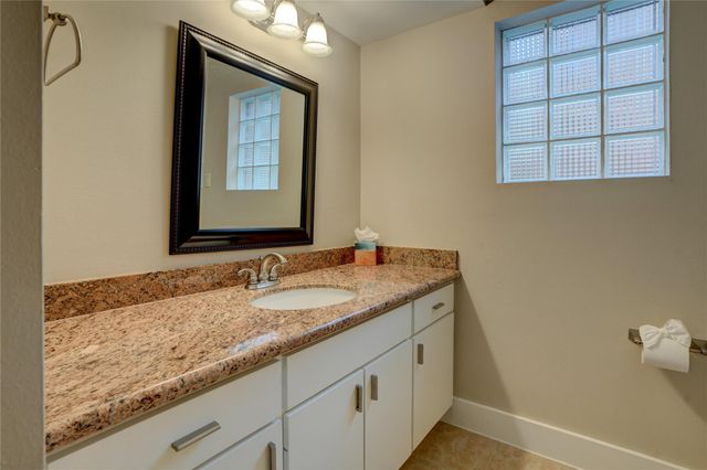 5911 Petty Street, Houston, TX 77007