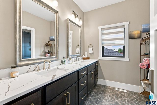 2655 Park Pl Place, Tea, SD 57064
