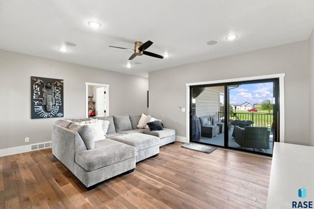 2655 Park Pl Place, Tea, SD 57064