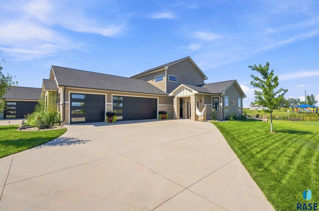 2655 Park Pl Place, Tea, SD 57064