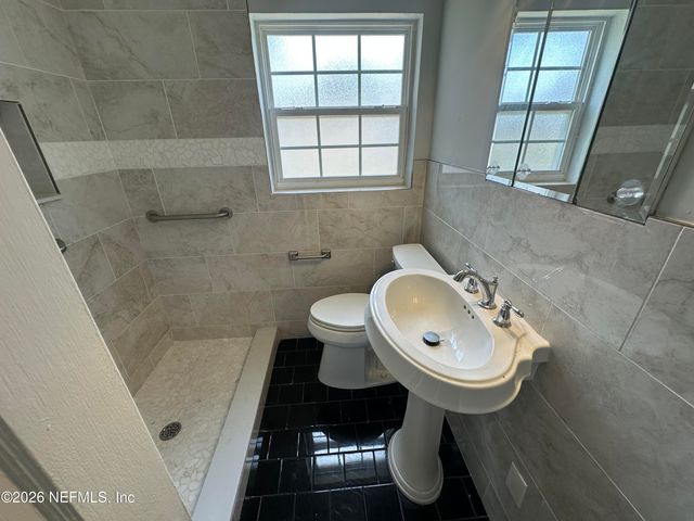 6226 MERCER Circle E, Jacksonville, FL 32217
