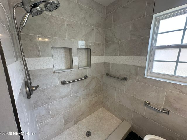 6226 MERCER Circle E, Jacksonville, FL 32217