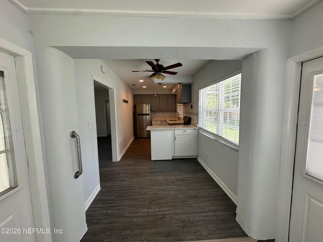 6226 MERCER Circle E, Jacksonville, FL 32217