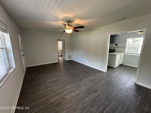 6226 MERCER Circle E, Jacksonville, FL 32217