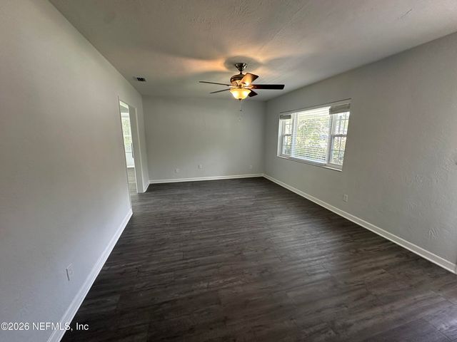 6226 MERCER Circle E, Jacksonville, FL 32217