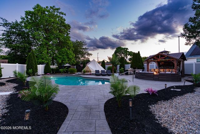 109 Twin Rivers Drive, Toms River, NJ 08753