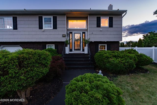 109 Twin Rivers Drive, Toms River, NJ 08753