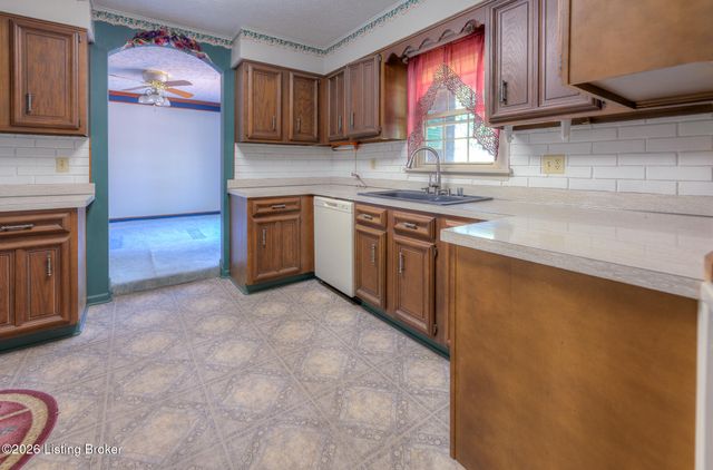 203 Ridge Rd, Shepherdsville, KY 40165