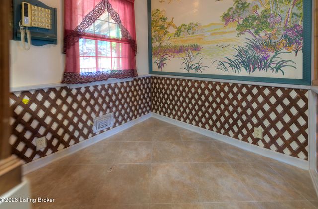 203 Ridge Rd, Shepherdsville, KY 40165
