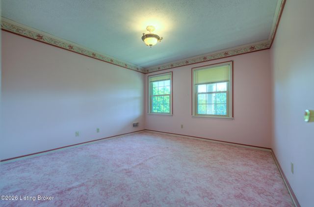 203 Ridge Rd, Shepherdsville, KY 40165