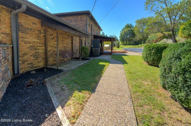 203 Ridge Rd, Shepherdsville, KY 40165