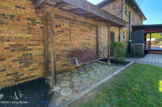 203 Ridge Rd, Shepherdsville, KY 40165