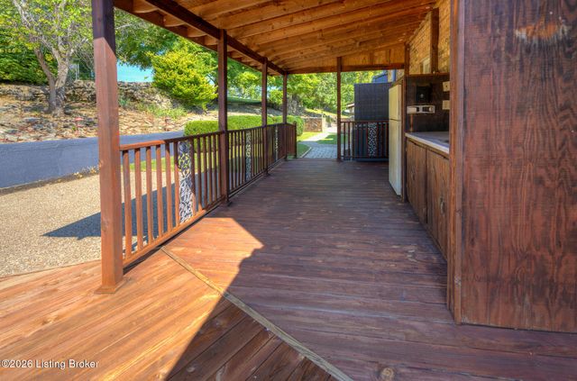 203 Ridge Rd, Shepherdsville, KY 40165