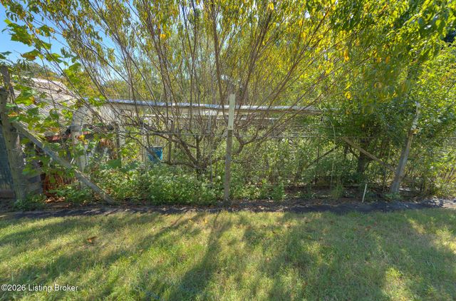 203 Ridge Rd, Shepherdsville, KY 40165