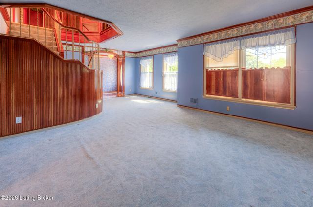 203 Ridge Rd, Shepherdsville, KY 40165