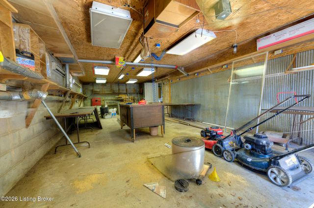 203 Ridge Rd, Shepherdsville, KY 40165