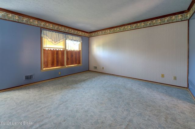 203 Ridge Rd, Shepherdsville, KY 40165