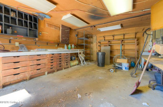 203 Ridge Rd, Shepherdsville, KY 40165