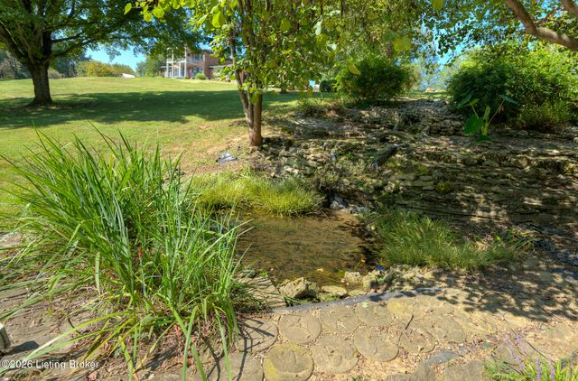 203 Ridge Rd, Shepherdsville, KY 40165