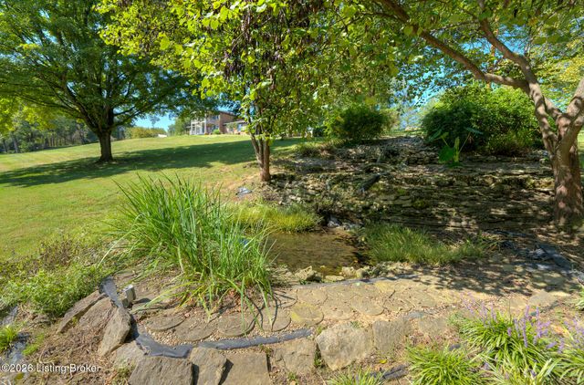 203 Ridge Rd, Shepherdsville, KY 40165