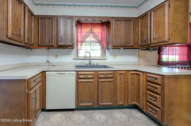 203 Ridge Rd, Shepherdsville, KY 40165