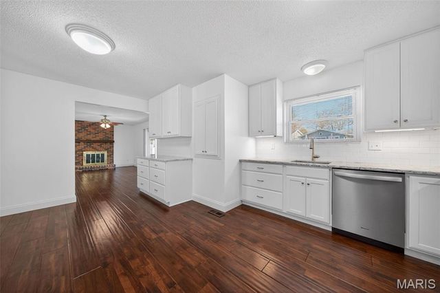 55 Constellation Hill, St Peters, MO 63376