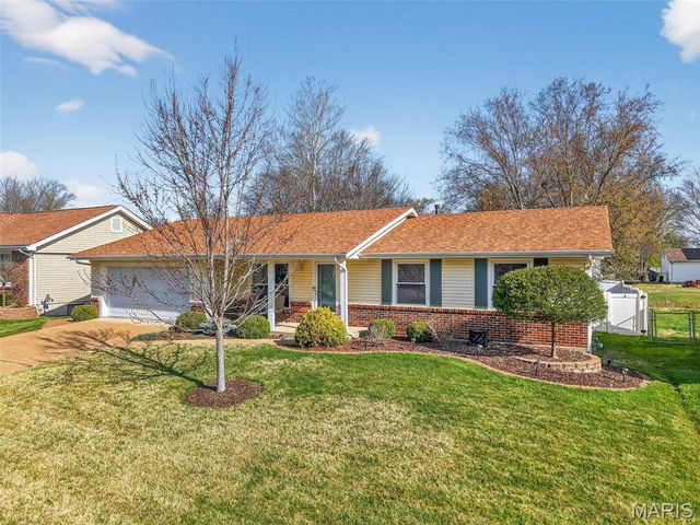 55 Constellation Hill, St Peters, MO 63376