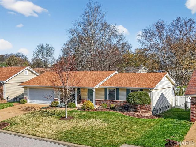 55 Constellation Hill, St Peters, MO 63376