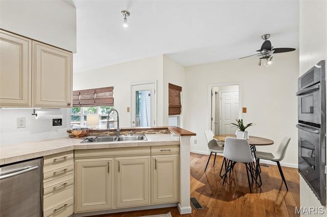 4157 Westminster Place, St Louis, MO 63108