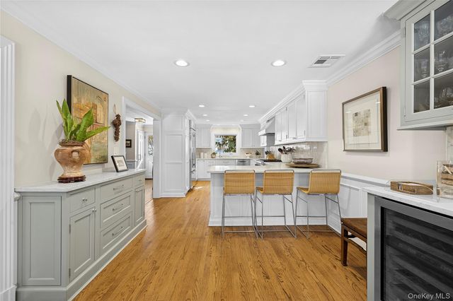 39 Barkers Point Road, Sands Point, NY 11050