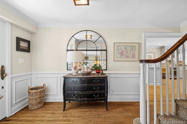 39 Barkers Point Road, Sands Point, NY 11050