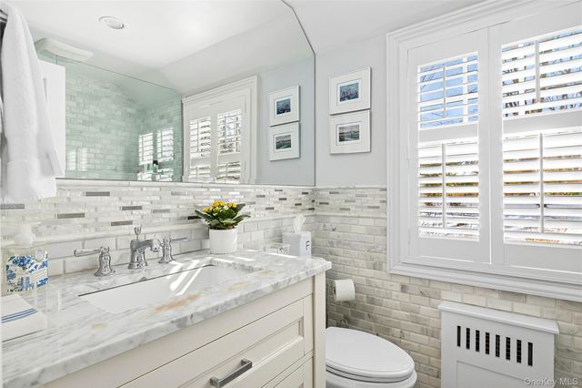 39 Barkers Point Road, Sands Point, NY 11050