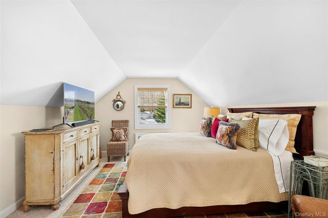 39 Barkers Point Road, Sands Point, NY 11050