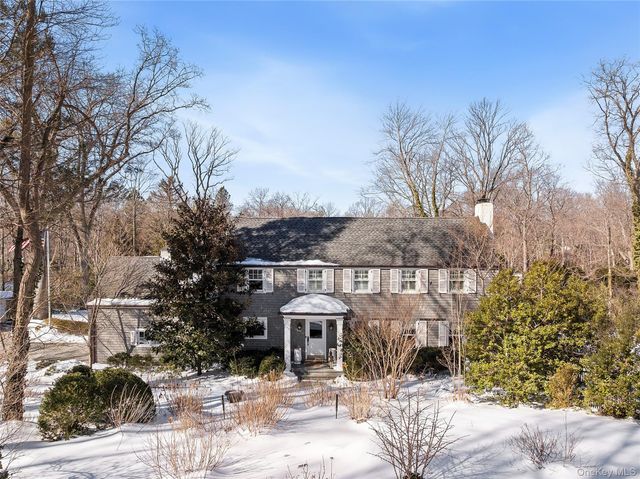 39 Barkers Point Road, Sands Point, NY 11050