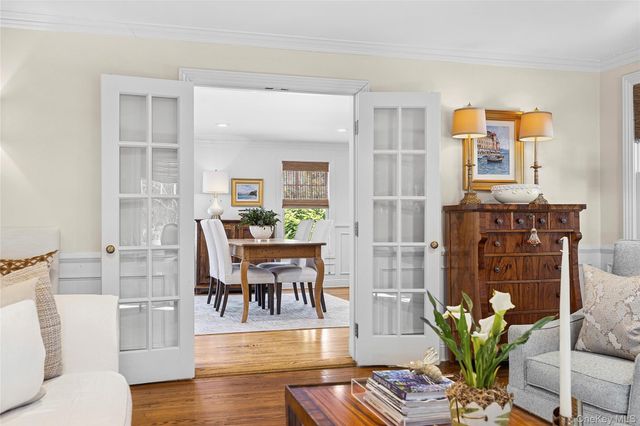 39 Barkers Point Road, Sands Point, NY 11050