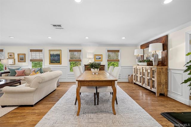 39 Barkers Point Road, Sands Point, NY 11050