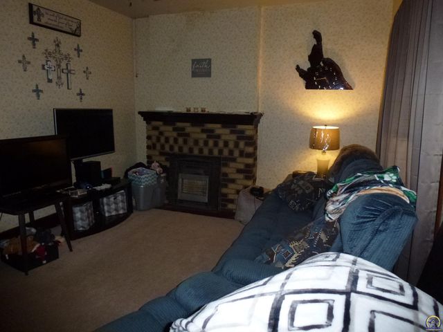 712 W 6th Ave, Emporia, KS 66801