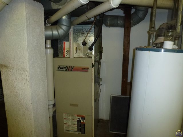 712 W 6th Ave, Emporia, KS 66801