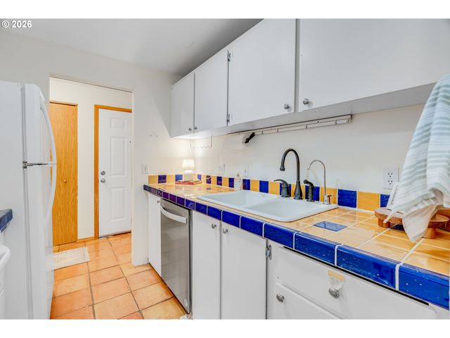 6160 Sw ALICE Ln APT304B, Beaverton, OR 97008