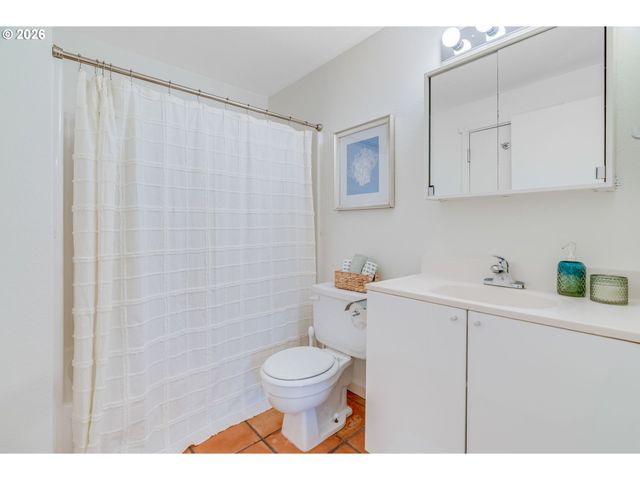 6160 Sw ALICE Ln APT304B, Beaverton, OR 97008