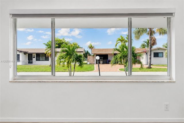 8720 NW 11th St, Pembroke Pines, FL 33024