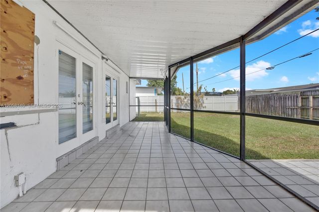 8720 NW 11th St, Pembroke Pines, FL 33024