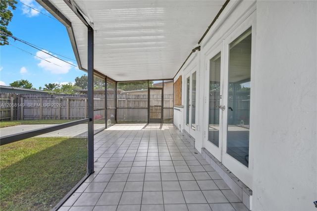 8720 NW 11th St, Pembroke Pines, FL 33024