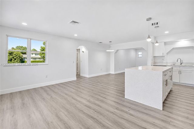 8720 NW 11th St, Pembroke Pines, FL 33024