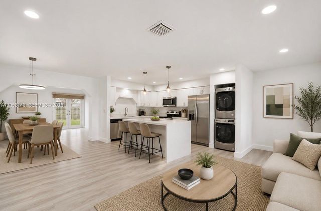 8720 NW 11th St, Pembroke Pines, FL 33024